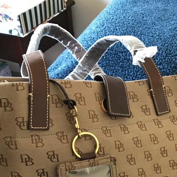 Vintage Dooney & Bourke Anniversary Signature Medium Tote - Picture 3 of 9